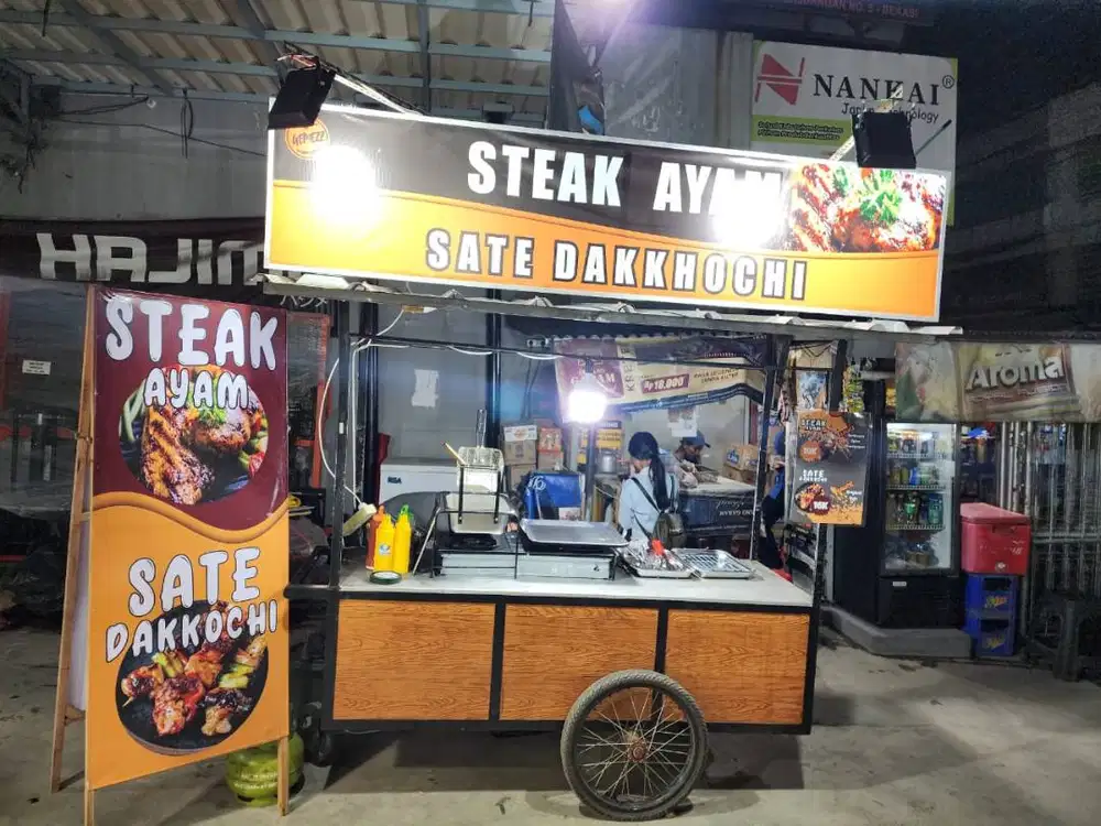 Pegawai steak ayam