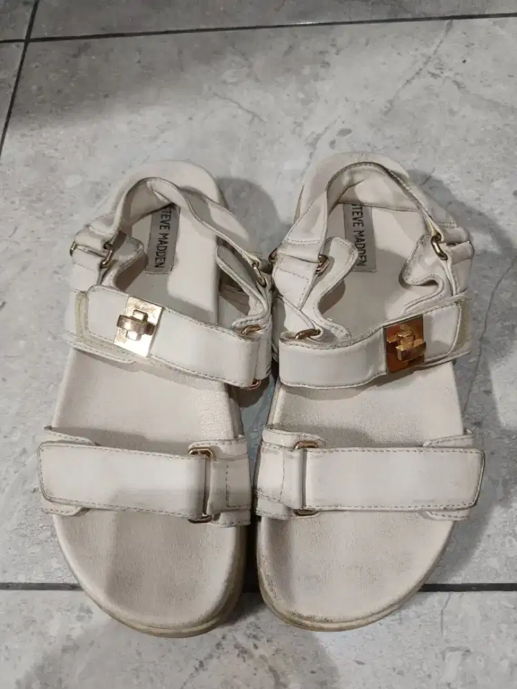 Preloved Sepatu Sandal Steve Madden Size EU 38