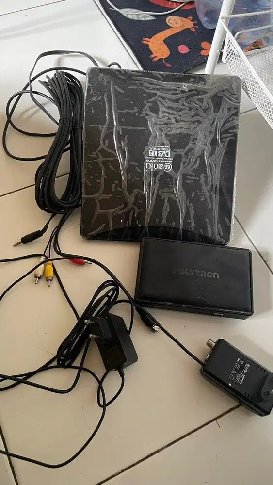 Antena dan STB polytron