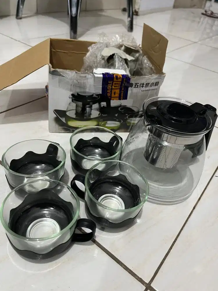 (NETT) DIJUAL TEAPOT SARING / TEA TEKO 1 SET CANGKIR BAHAN KACA ISI 4