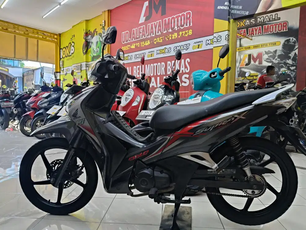 Only cash * Honda Supra helm in th 2014