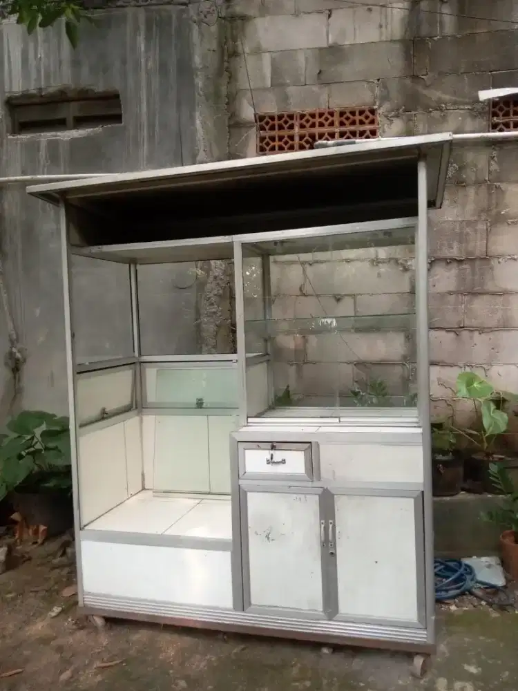 Etalase gerobak ukuran panjang 1.5 meter