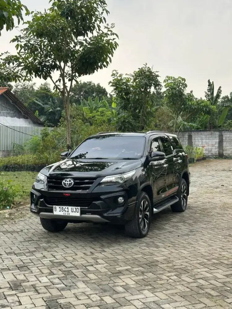 Fortuner 4x2 VRZ TRD AT 2018 (full orisinil)