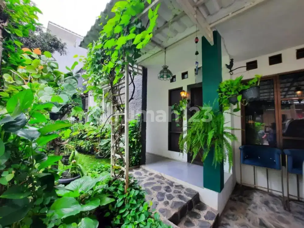 Rumah Furnished Bagus Dikomplek Dekat Stasiun KRL Bintaro