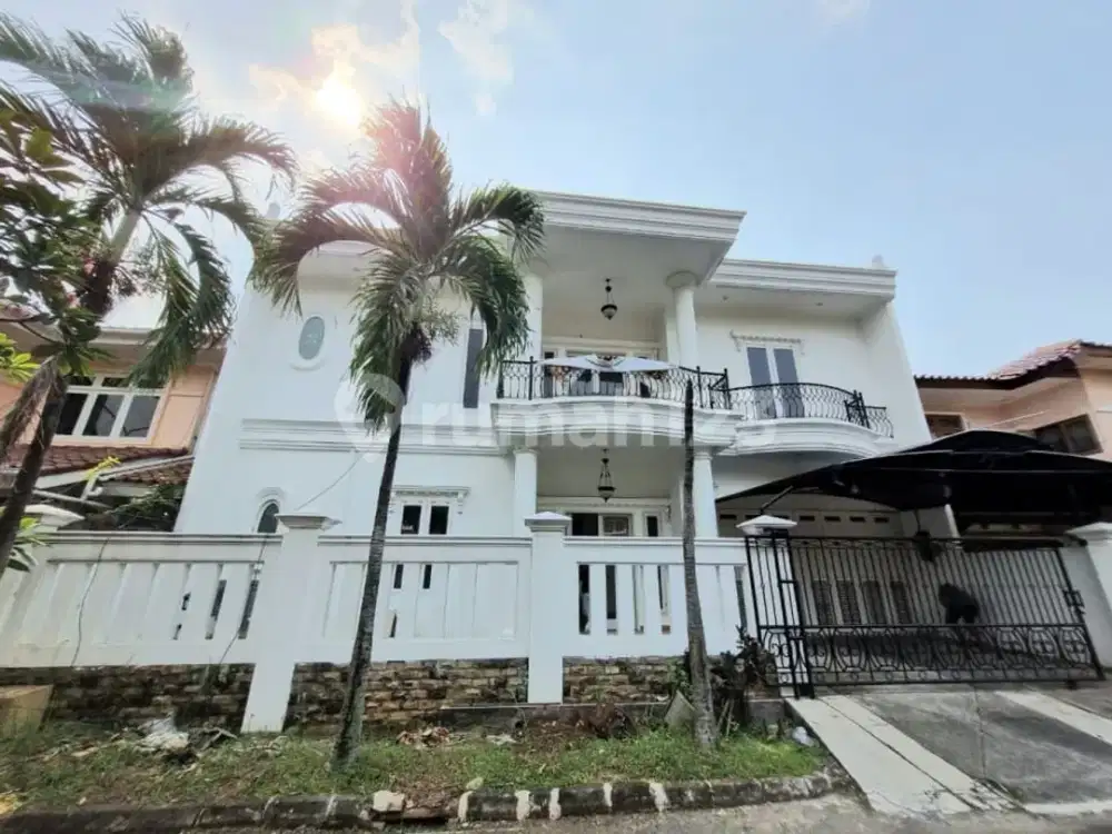Rumah  Semi Furnished Bagus Dalam Cluster Dekat Pintu Tol Bintaro