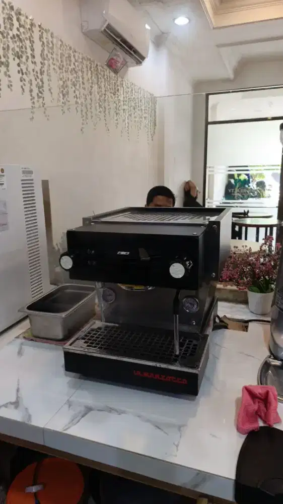 Mesin Kopi / Coffee Machine Lamarzocco Linea Mini Second