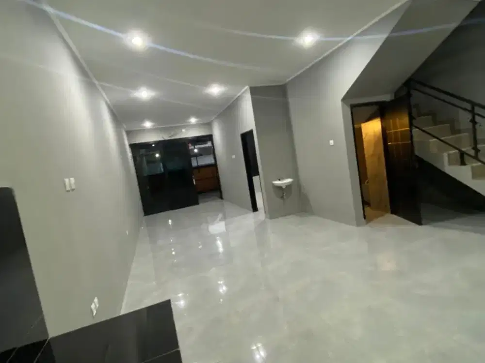 Rumah Baru 2 lt di TKI 2, Taman Kopo Indah Patung Kuda Hadap Timur Ref.05659