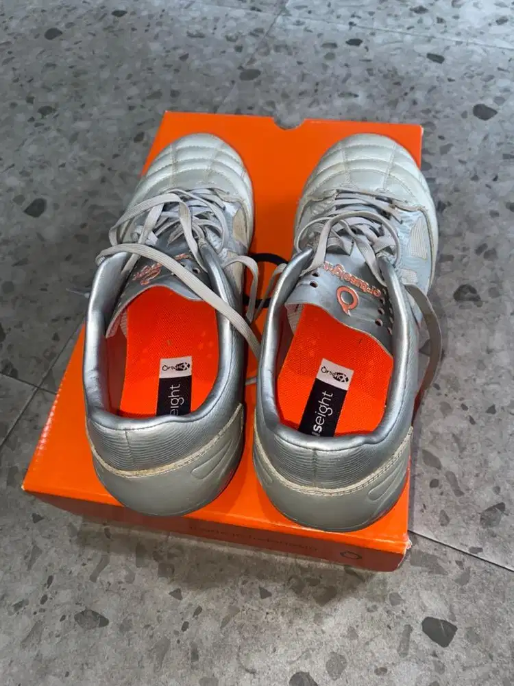 Sepatu Ortuseight Forte Nexus FG Silver