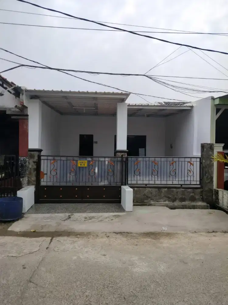 Disewakan rumah 2 kamar pertahun bersih baru renov