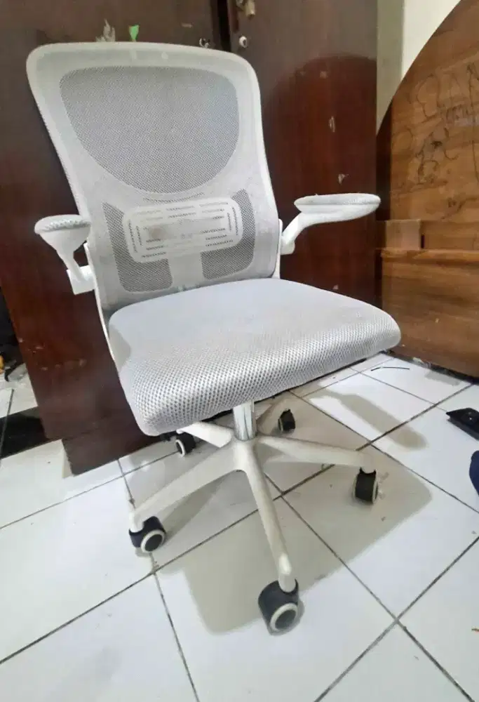 Kursi kantor putar