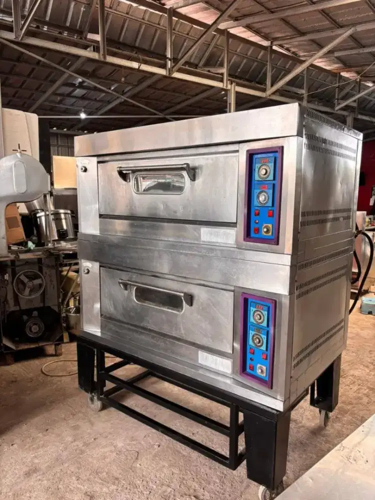 OVEN GAS

2 deck 4 loyang

Harga 11.000.000

Fungsi normal