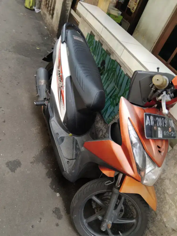 Beat 2015 Merah