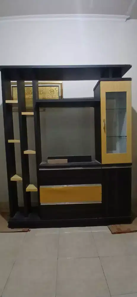 Lemari sekat (edisi pindahan)