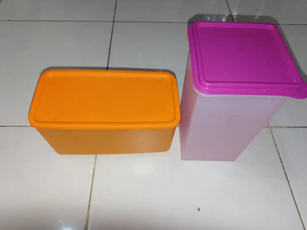Wadah Tupperware