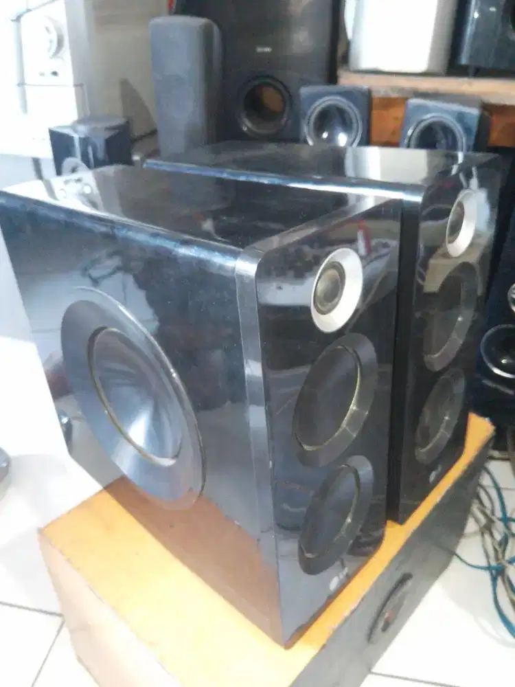 LG speaker with be side Subwoofer 4 ohm, full ori, like new
