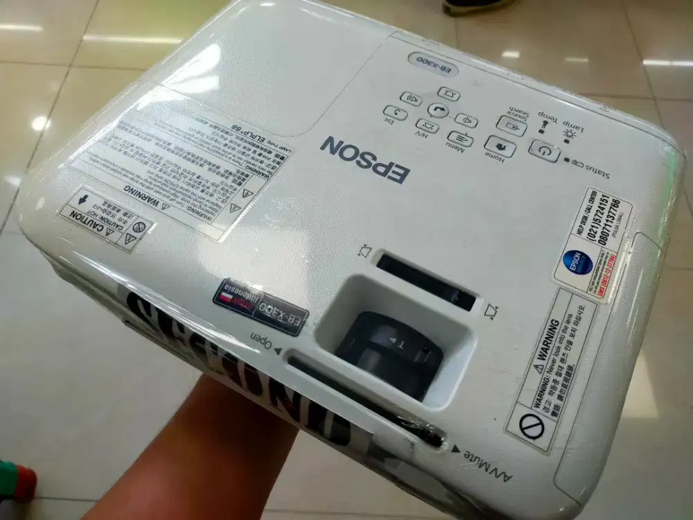 Dijual proyektor Epson EB-X300 pemakaian 390jam Segel Epson siap pakai