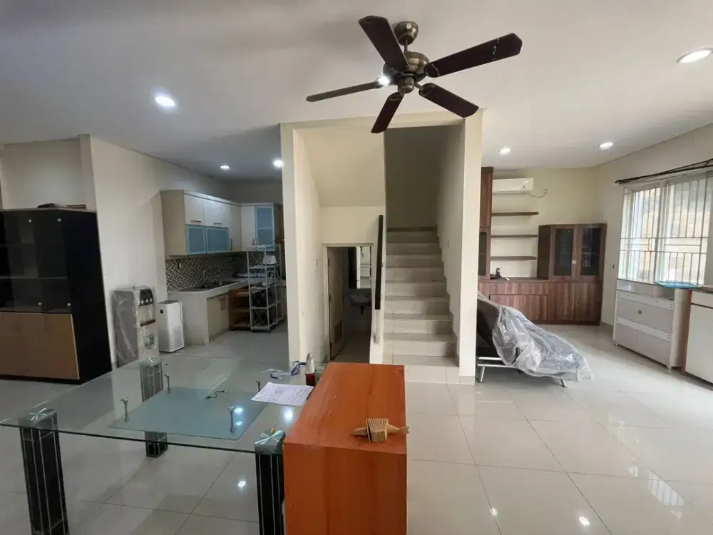 Disewa Rumah Furnish  PIK1 Layar Permai Hoek jarang ada !