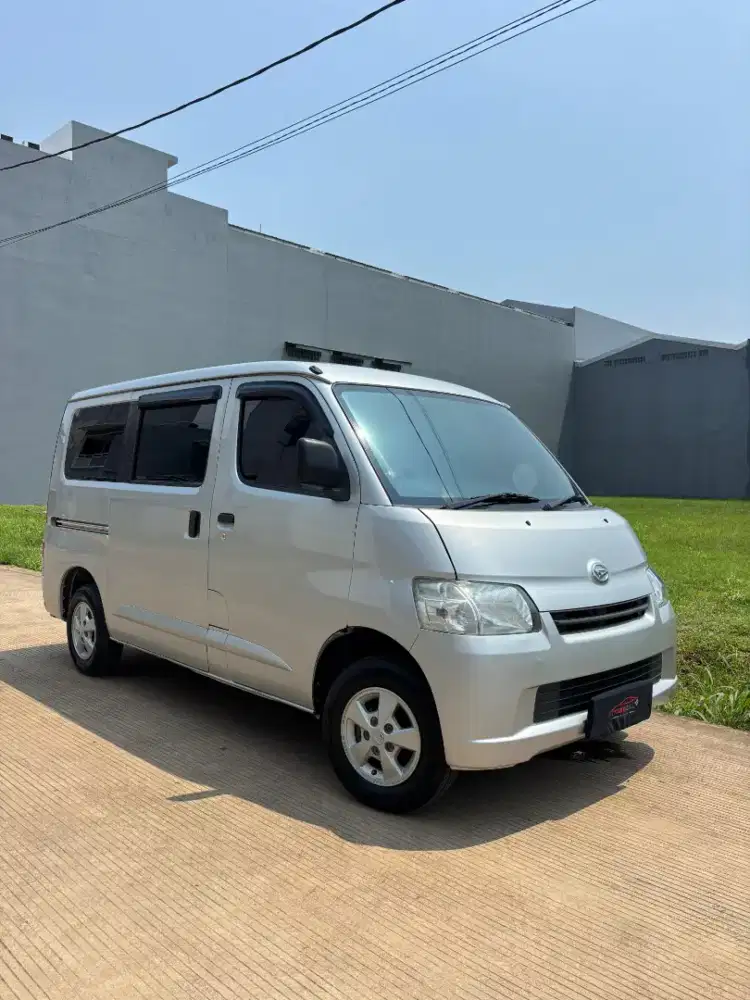 Daihatsu Granmax D minibus 2019 bekas murah