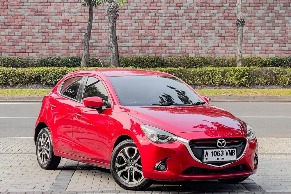 Mazda 2 R  1.5 Skyactiv AT Matic 2015 Merah Metalik
