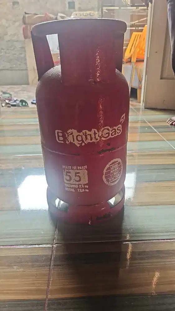 Di juak tabung gas pink 5,5 kg kondiai kosong msh bagus no minus2