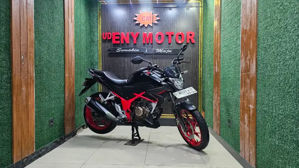 ENY MOTOR - TOP! HONDA CB 150R STREETFIRE 2018 - KM 18rb