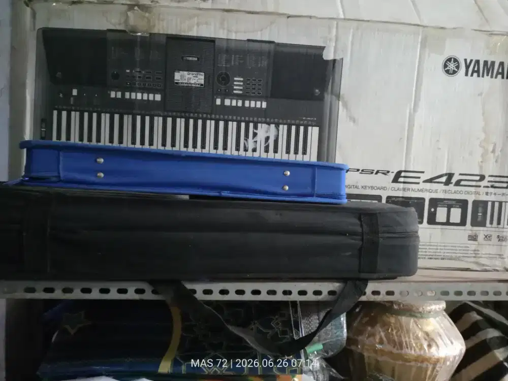 Keyboard murah lengkap + biola 3/4