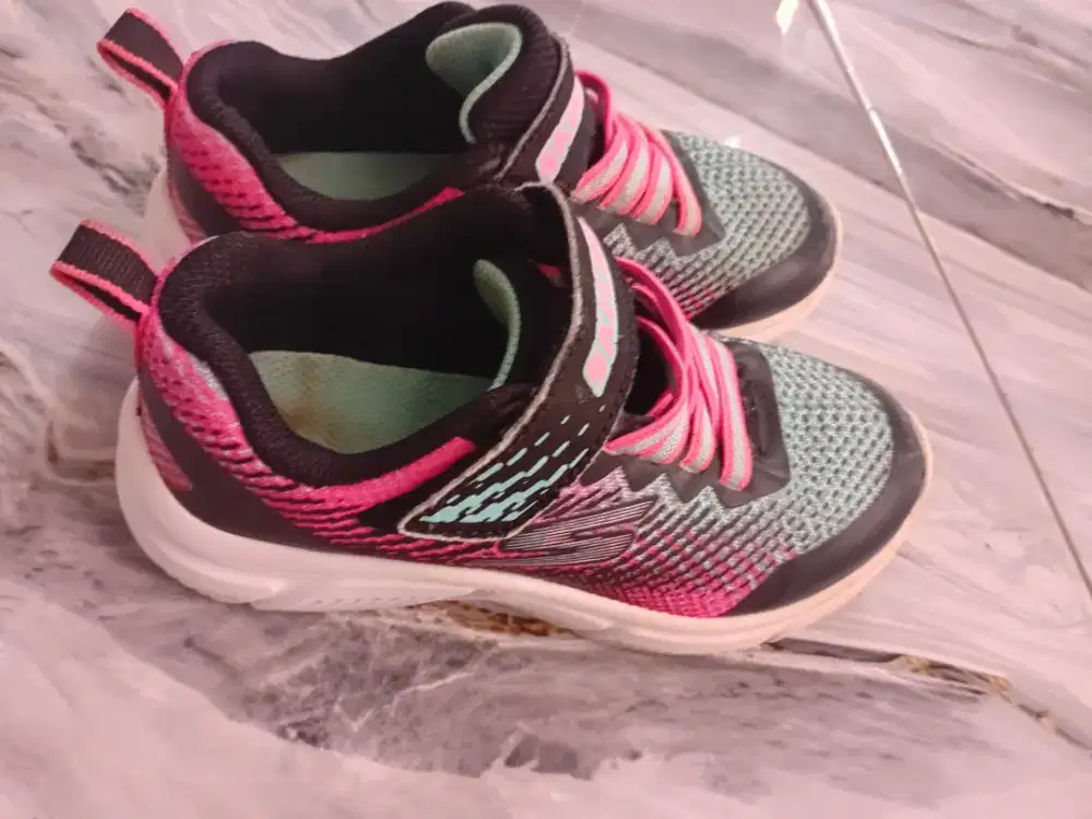 sepatu skechers original 100%