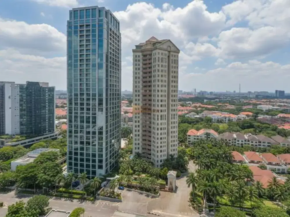 Strategis Dekat Central Bisnis Sudirman Gatot Subroto Senayan, Dijual 3BR Apartemen Slipi 118m2 Unfurnished Terawat, Slipi Jakarta Barat.