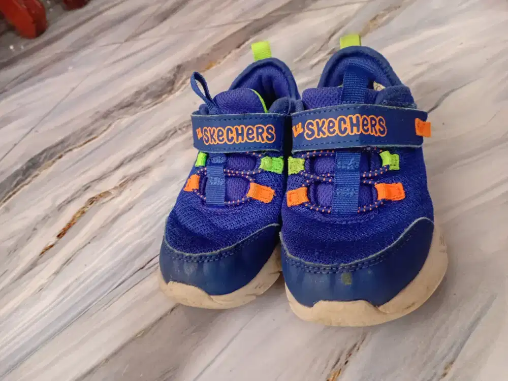 Sepatu skechers original 100%