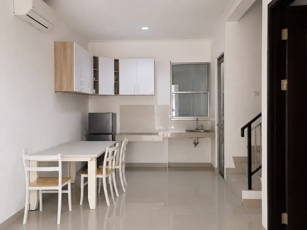 Rumah 2LT Hawaii Pantai Indah Kapuk 2 6x12,5 75m 3KT Semi Furnish