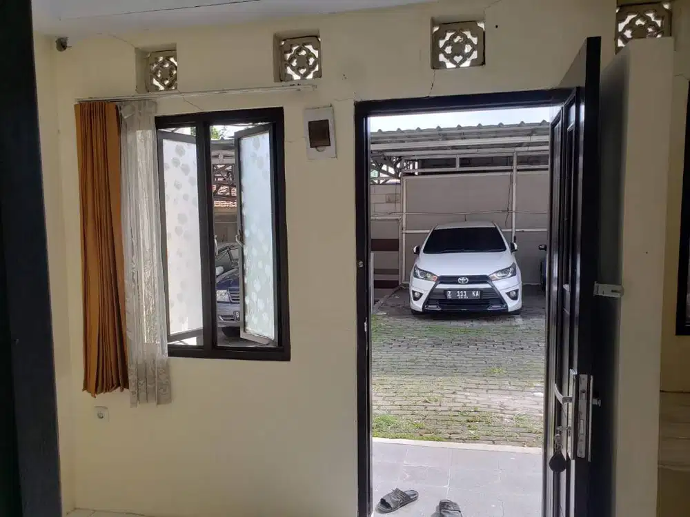 Kos JakSel daerah tenang strategis bisa dengan Parkir Mobil