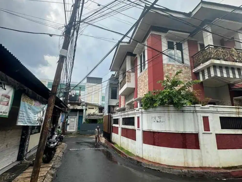 Rumah 2 Lantai Hook Siap Huni di Jalan Otista Cipinang Cempedak Jakarta Timur