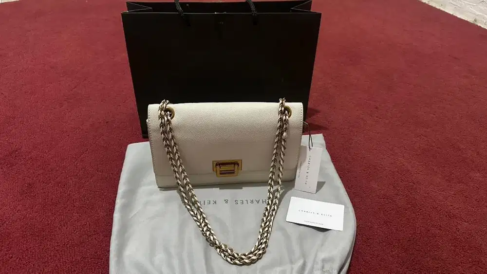 Tas Charles & Keith Putih