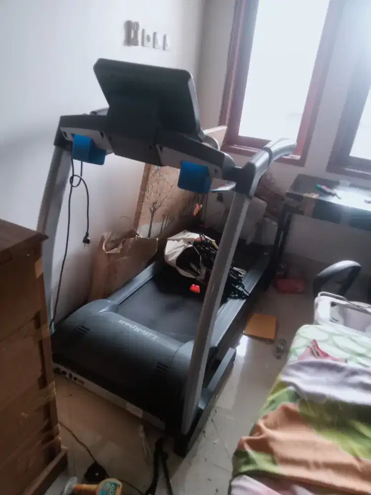 Di jual Treadmill merk Life span NORMAL SIAP PAKAI
