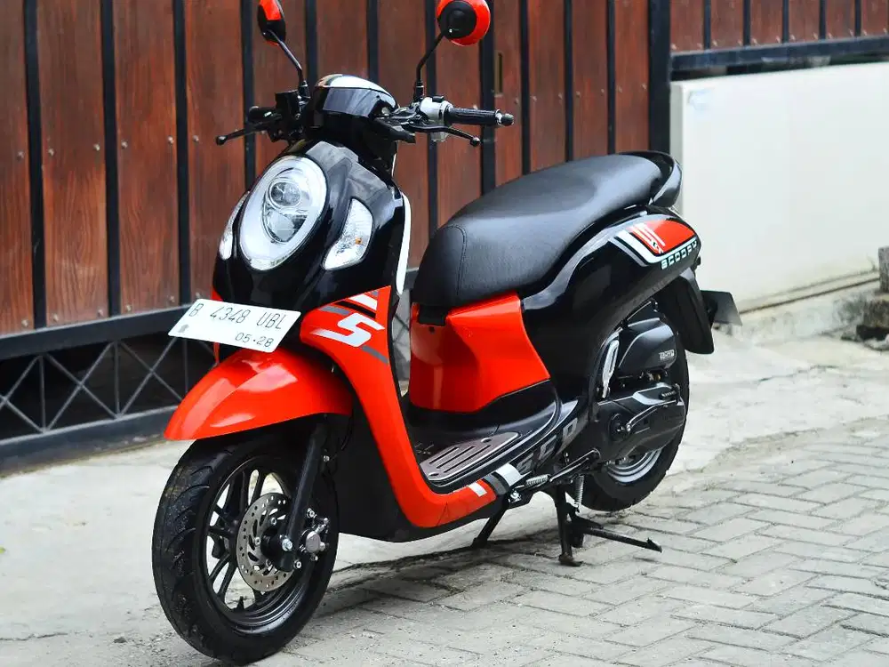 scoopy sporty gress