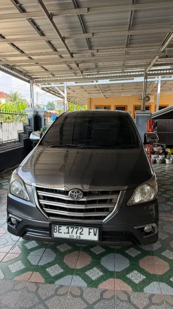 Kijang Innova Solar 2014