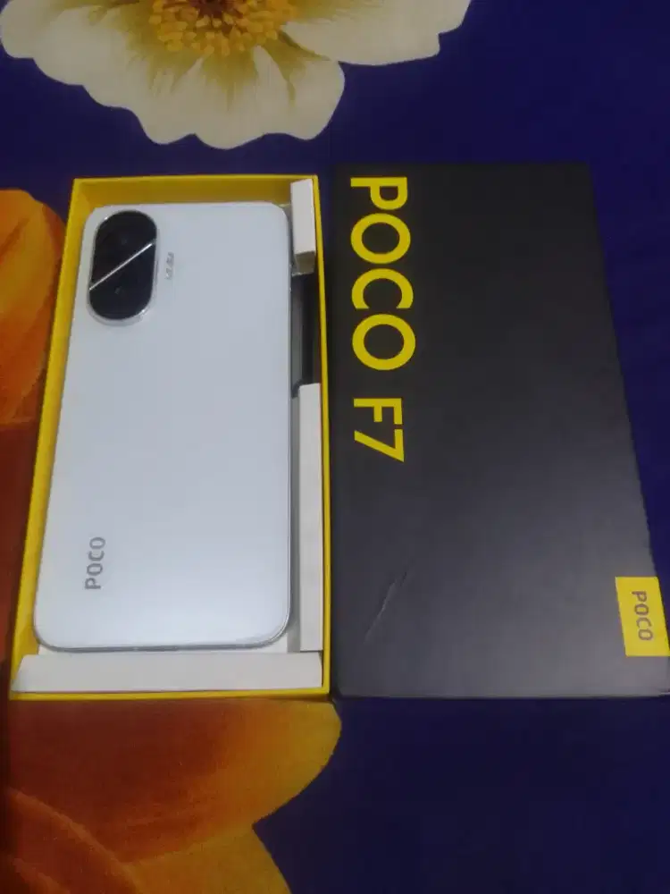 Poco f7 12/512gb