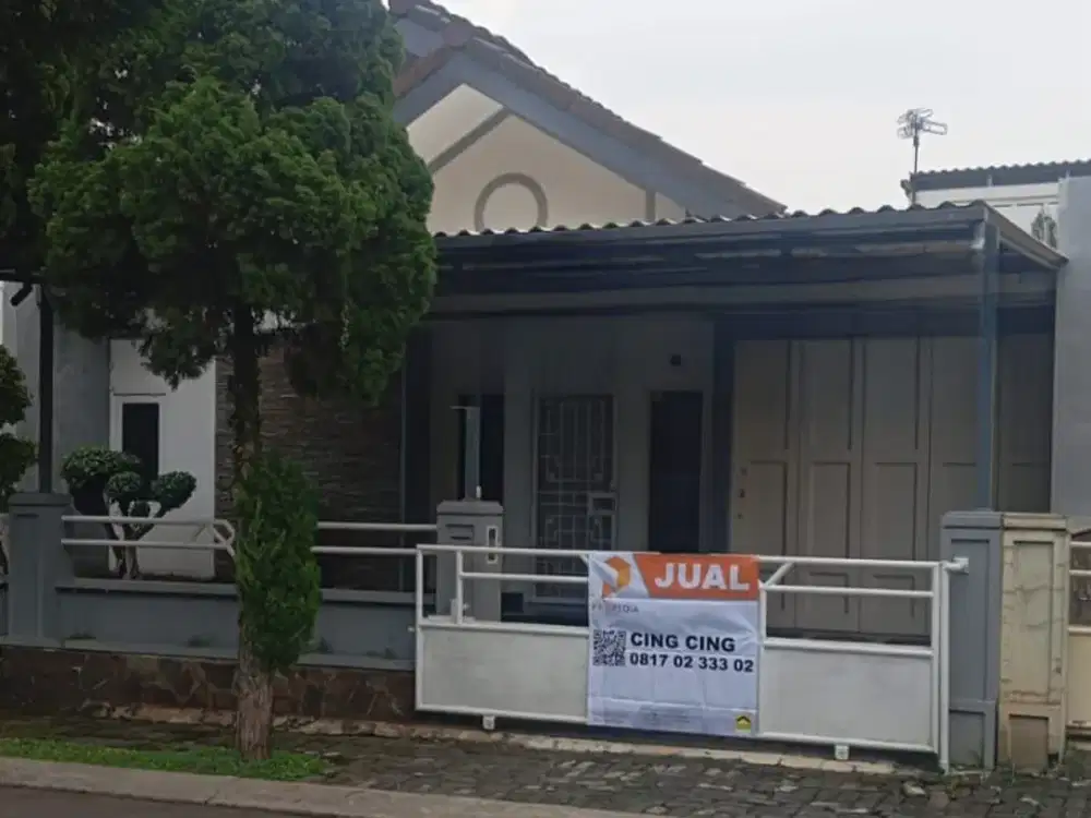 Jual Rumah Singgasana Pradana, area depan.
