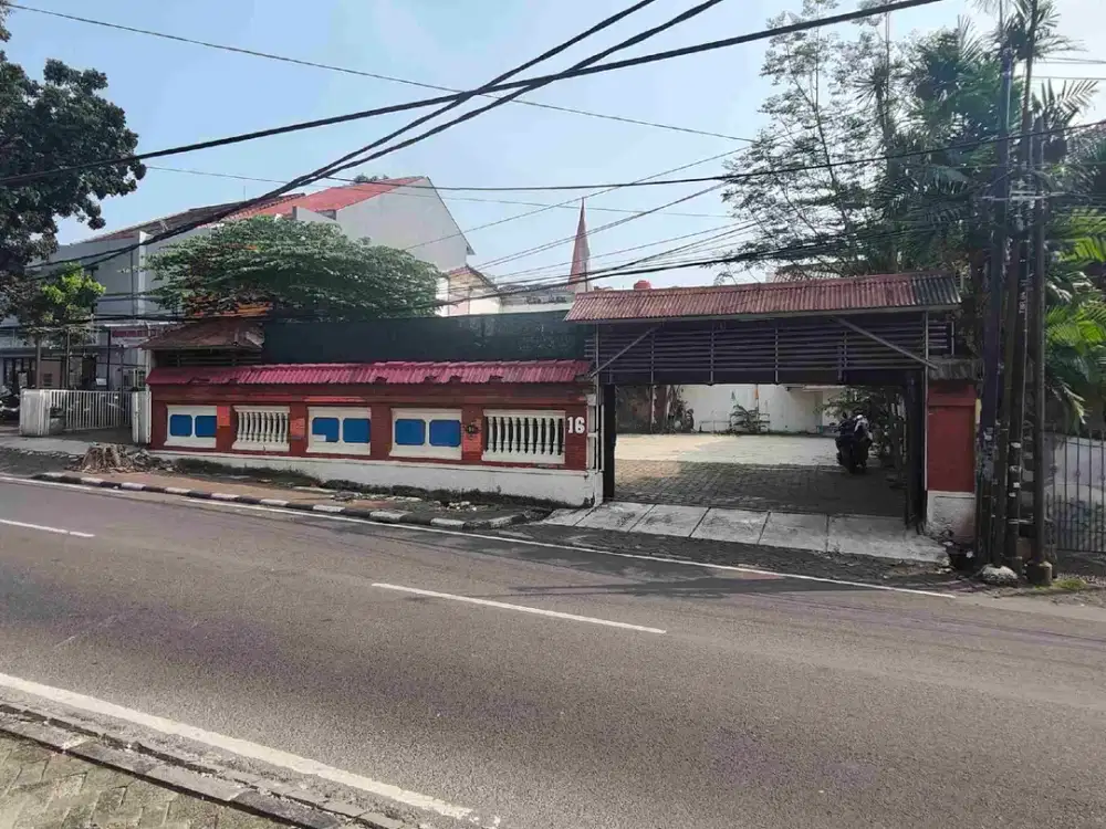 Tanah Produktif Pinggir Jalan Besar, Cocok Buat Usaha Kafe di Tebet Barat.