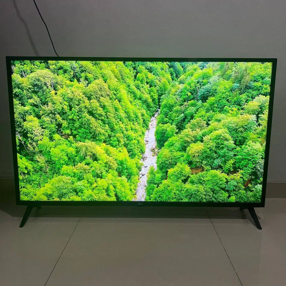 Smart TV LG 43 Inch 4K UHD – Lengkap Dus