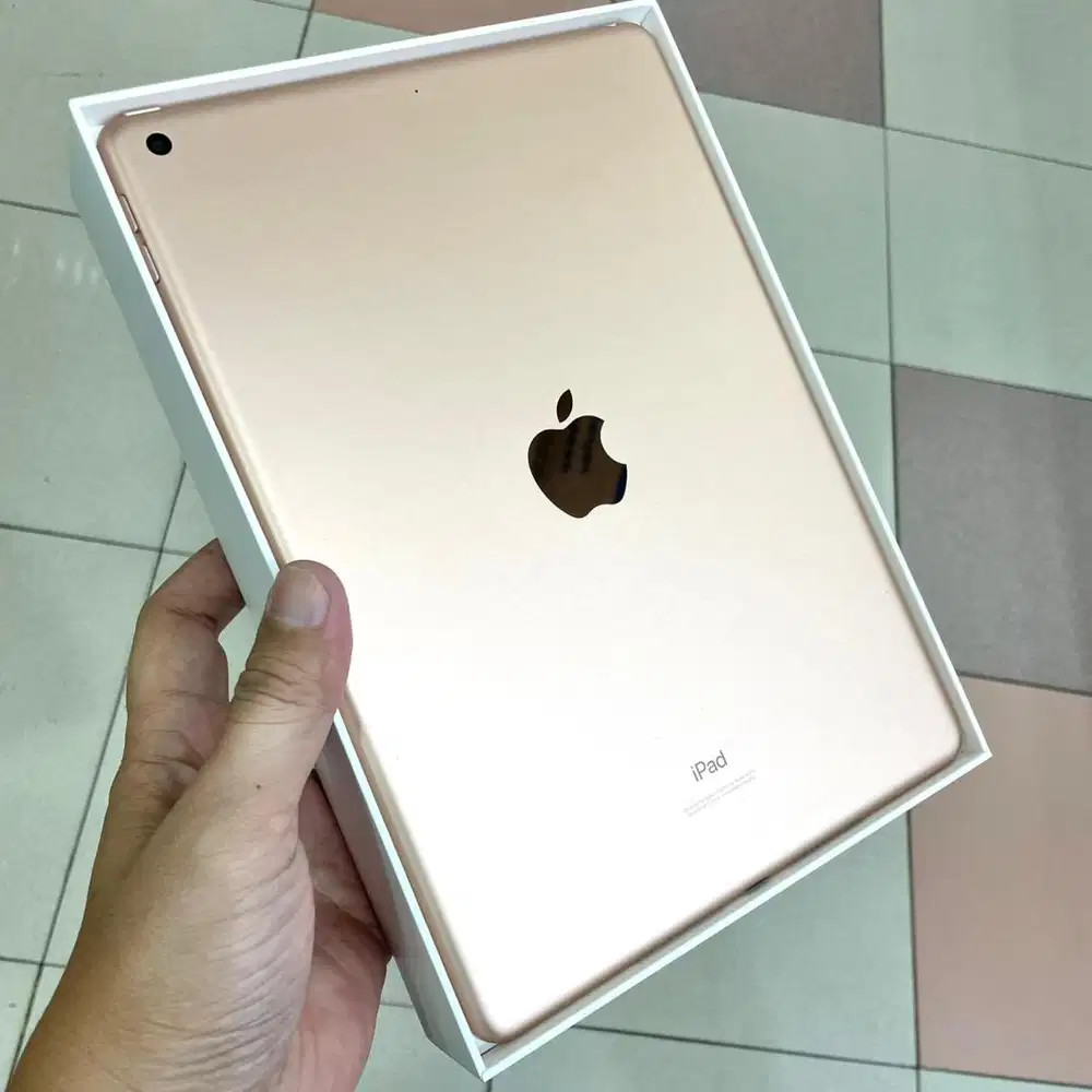iPad 8 128GB like new fullset, rosegold