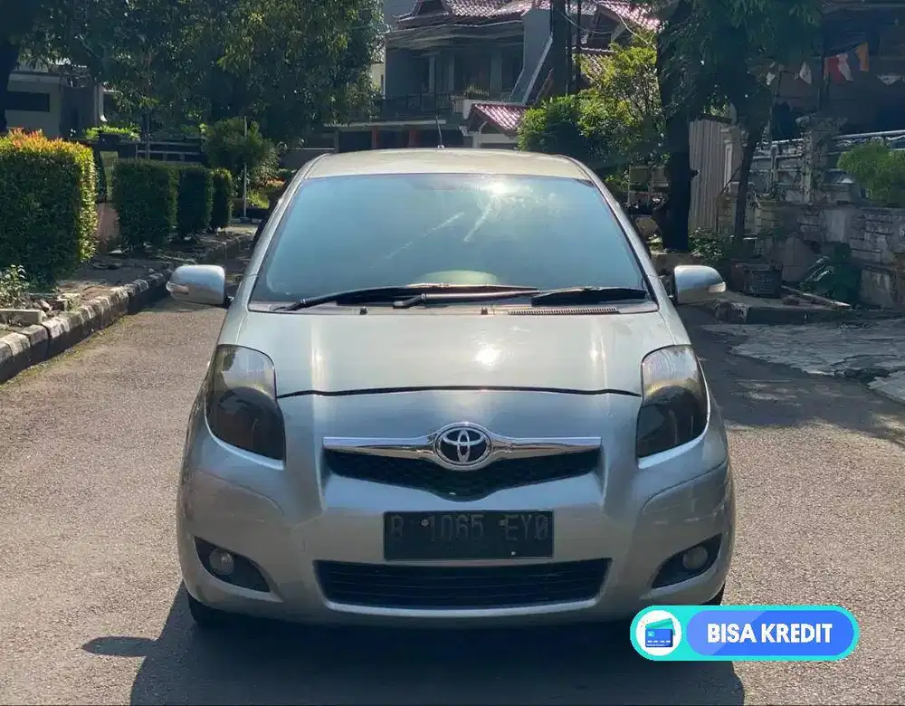 Toyota Yaris 2011 type E matic