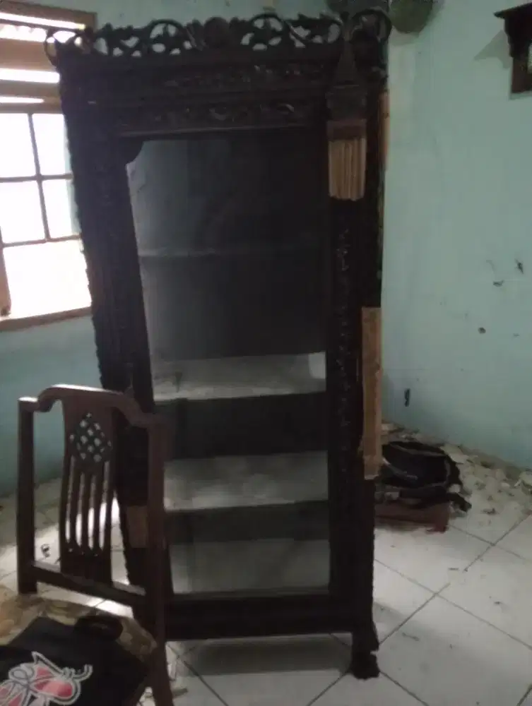 Jual lemari antik bekas