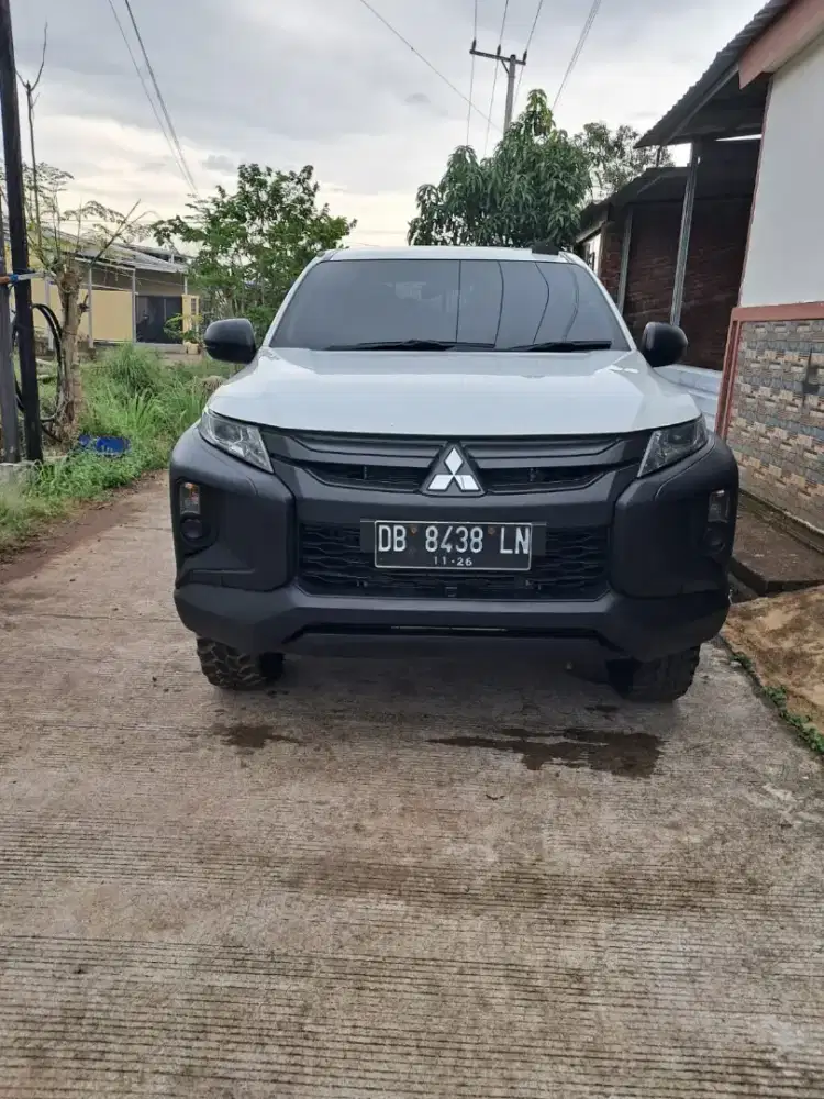 Mitsubishi Strada Triton HDX