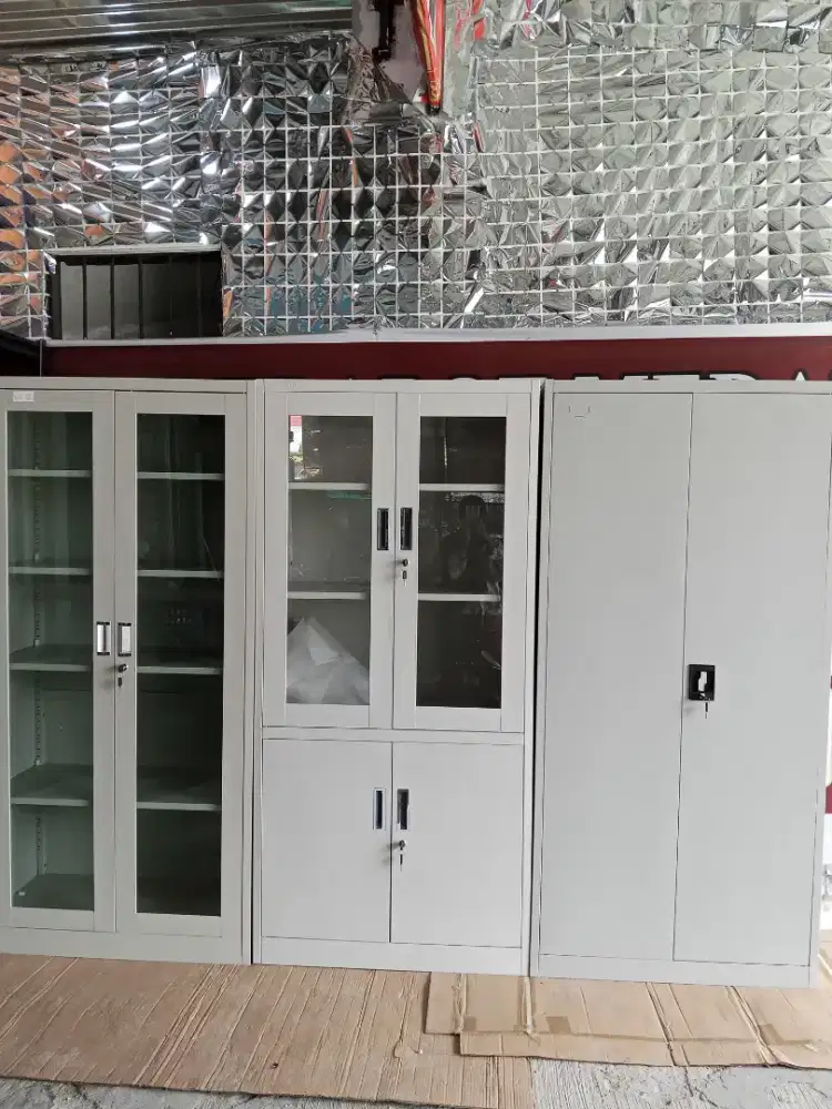 Lemari besi 2pintu