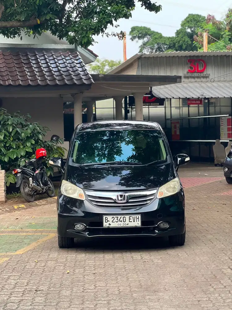 Honda Freed 2013 Bensin