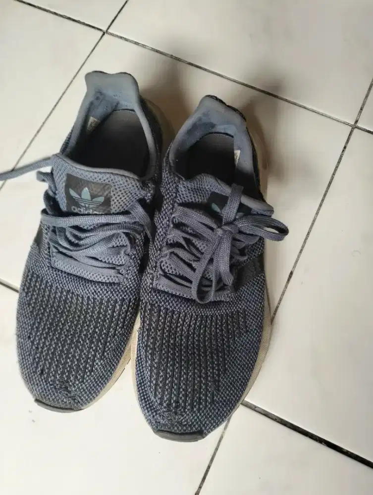 Sepatu Adidas Swift