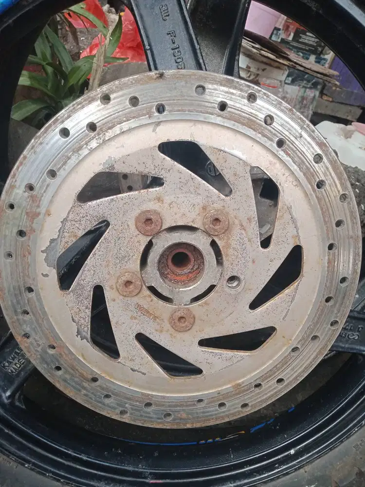 velg motor ninja r
