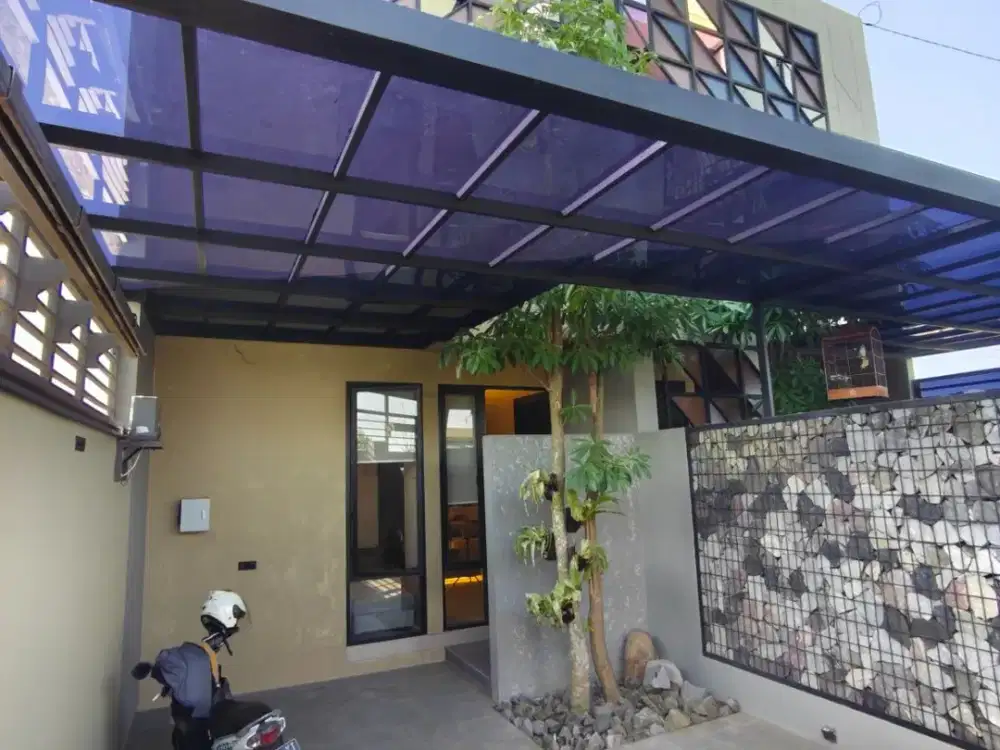 JUAL RUMAH MEWAH 2 LANTAI 5 KAMAR TIDUR DEKAT RUMAH SAKIT DOKTER OEN SOLOBARU