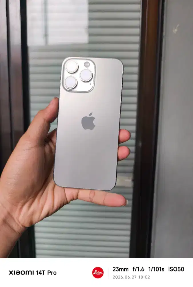iPhone 15 pro max Natural 256 Like new